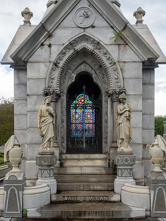 Lake Lawn Cemetery