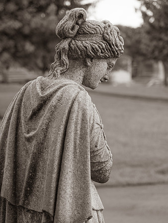 Lake Lawn Cemetery