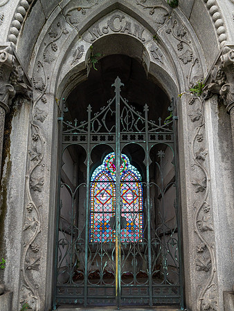 Lake Lawn Cemetery
